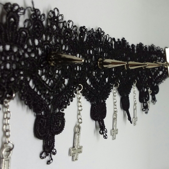 Luny's Emporium Jewelry - Spiked lace choker with hanging inverted crosses